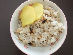 茶碗に入ったご飯