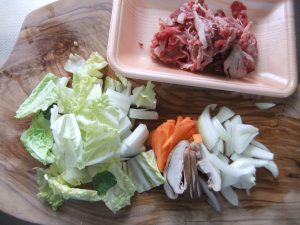 焼きうどんの材料の写真