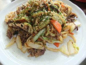 白菜入りの焼きうどんの写真