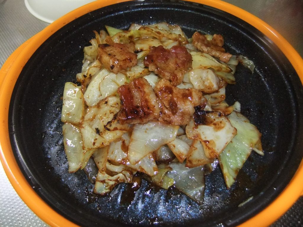プレートに回鍋肉がのっている写真