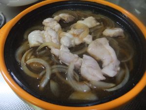 親子丼の卵を入れる前の写真