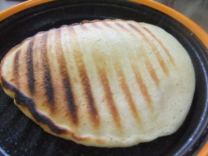 プレートにホットケーキの写真
