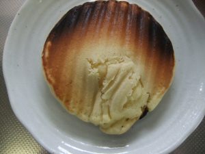 お皿に上にホットケーキの写真