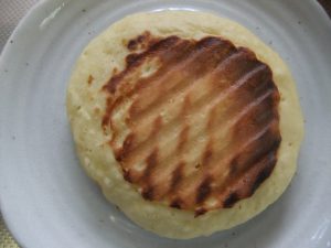 お皿にホットケーキの写真