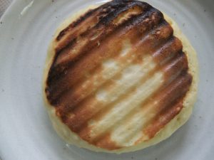 お皿にホットケーキの写真