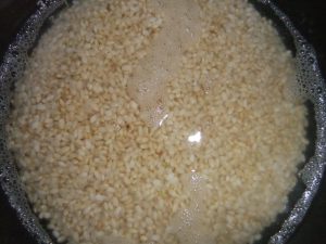 水につかっている玄米