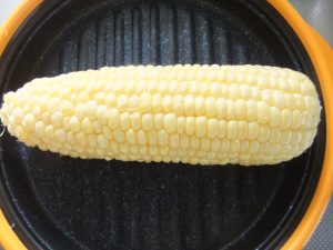 調理する前のとうもろこし