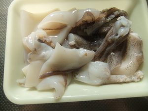 生のイカの切り身の写真