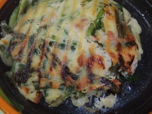 プレートにのったチヂミの写真