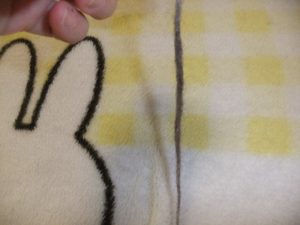 毛糸のように絡まっている猫の毛の写真